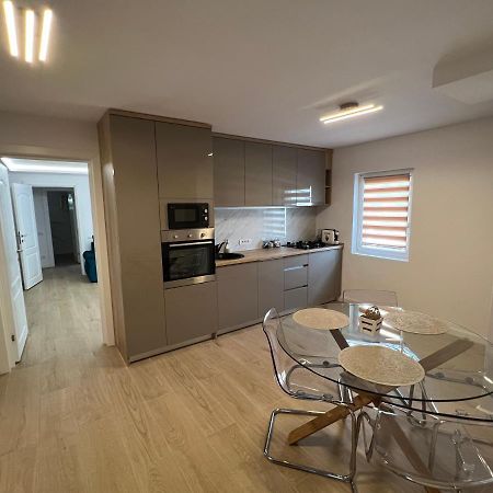 Luxury Apartment Centrul Vechi Curtea de Argeş Exteriör bild